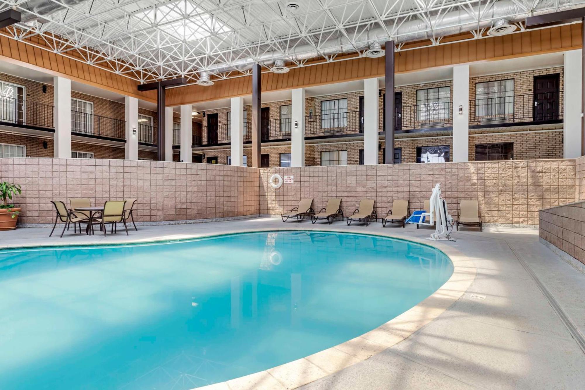 Best Western Of Alexandria Inn & Suites & Conference Center Екстер'єр фото