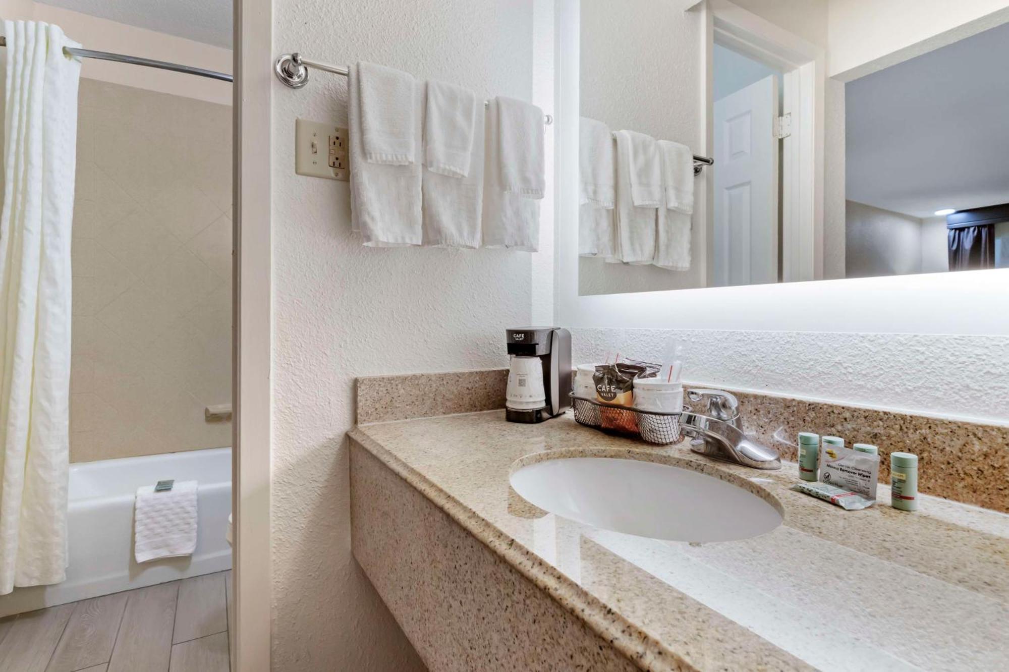 Best Western Of Alexandria Inn & Suites & Conference Center Екстер'єр фото